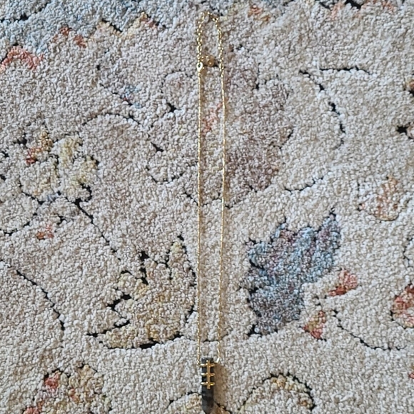 Stella & Dot Legend Pendant Necklace - Picture 3 of 3